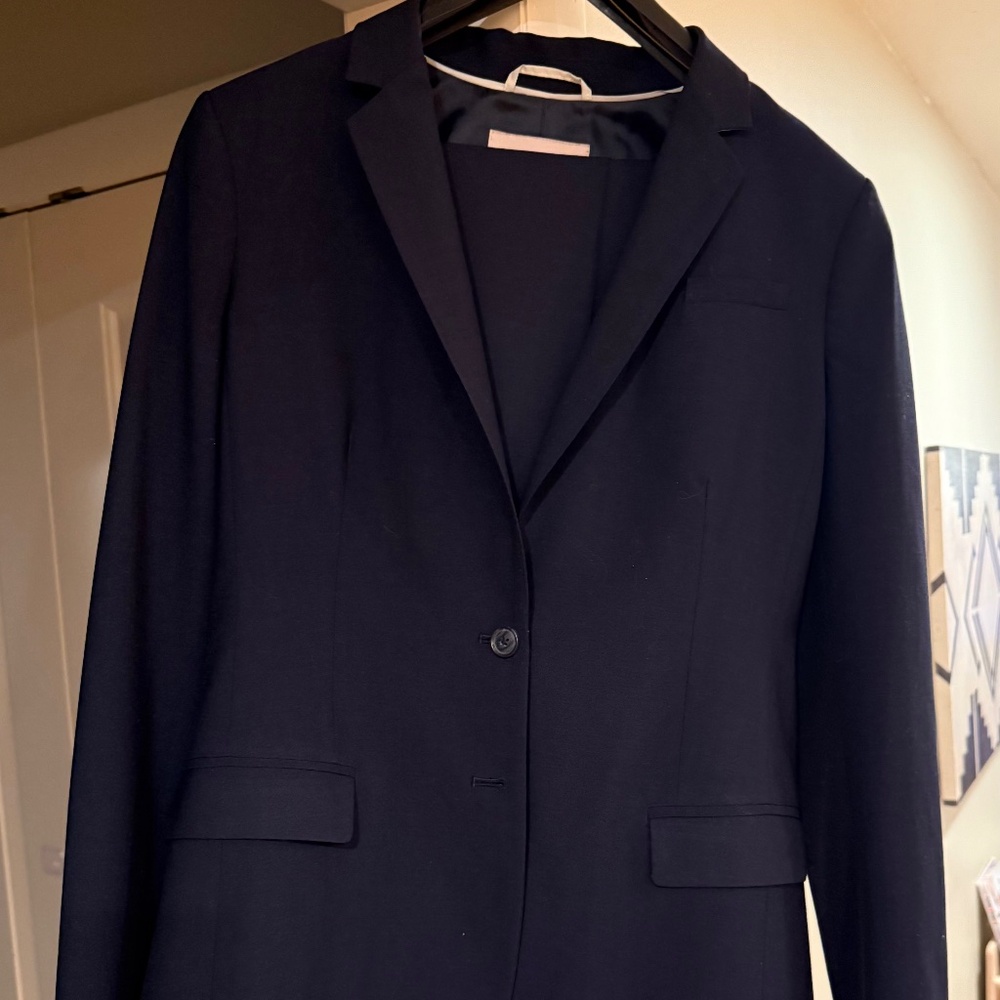 Banana Republic Women’s suit – Size 12 Tall – Navy